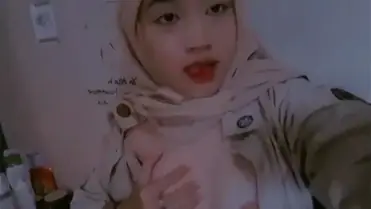 Bokep Indo Remaja Hijab Seragam SMP Main Lembut