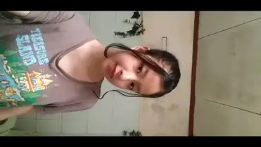 Gadis Cantik Rekam Diri Sendiri Mau Mandi